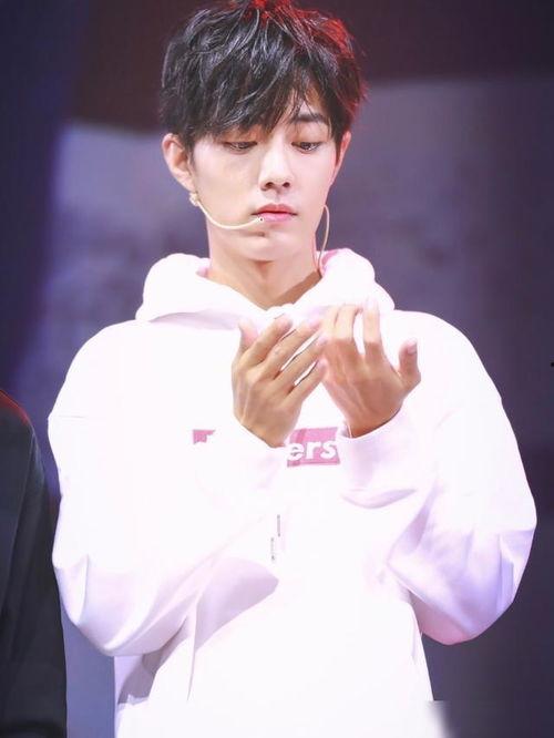 吃瓜爆料肖战gucci,吃瓜群众热议的时尚风波